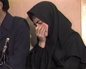 بیتا تنها بازمانده آن شب شوم است که در شب حادثه مهمان خاله اش بوده است.